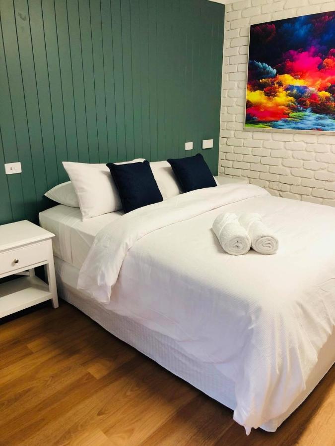 Bay House Motel バトー・ベイ エクステリア 写真