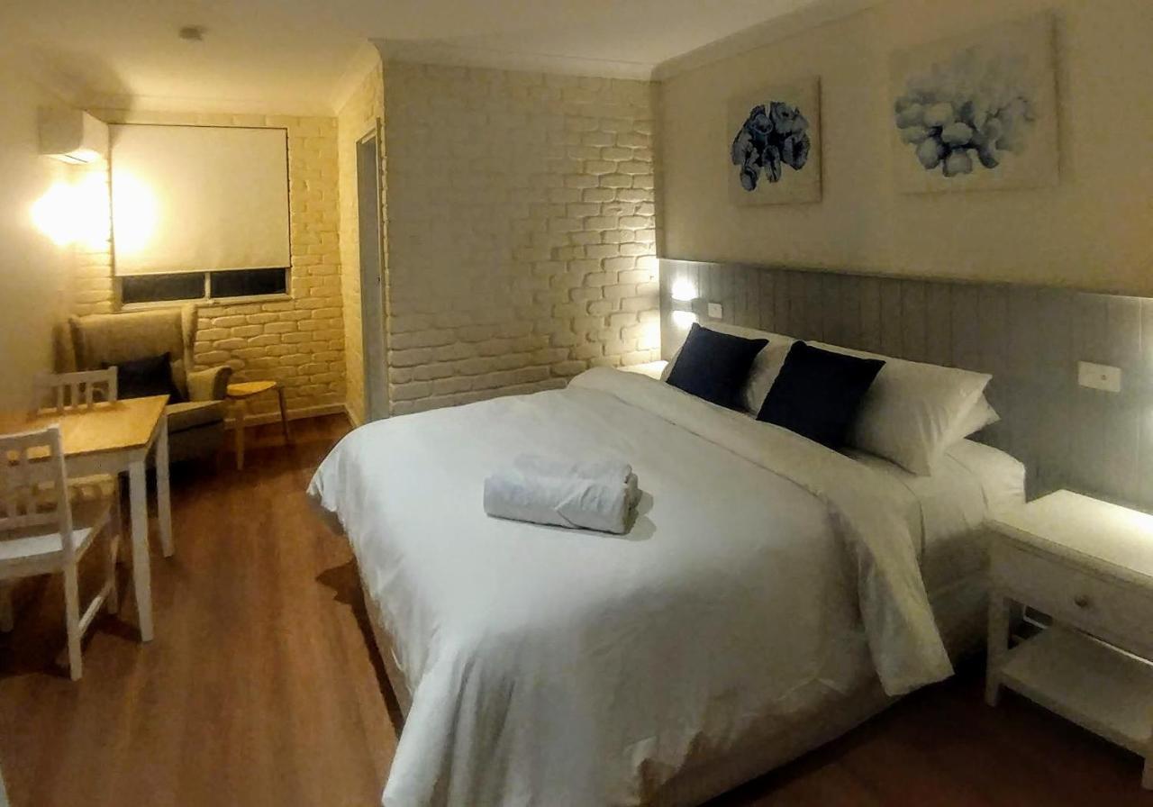 Bay House Motel バトー・ベイ エクステリア 写真