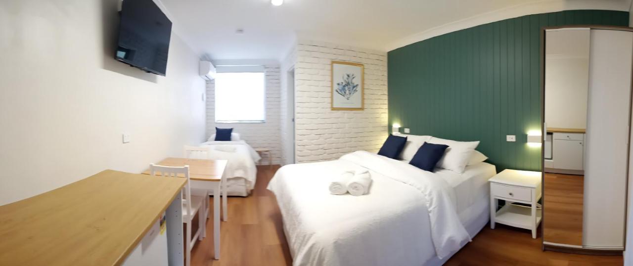 Bay House Motel バトー・ベイ エクステリア 写真